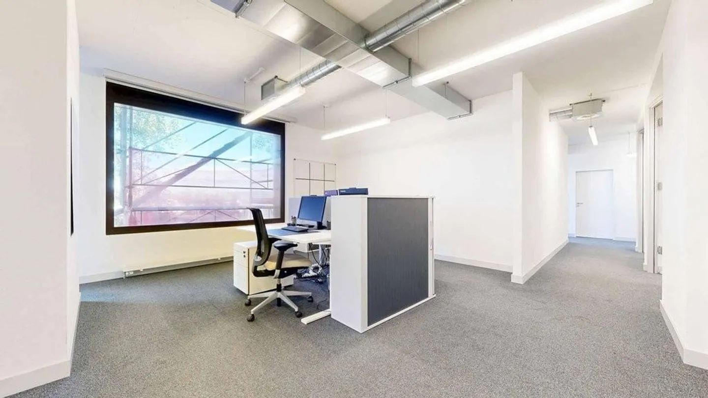 Espace de bureau attrayant à la gare - Photo 9 sur 10