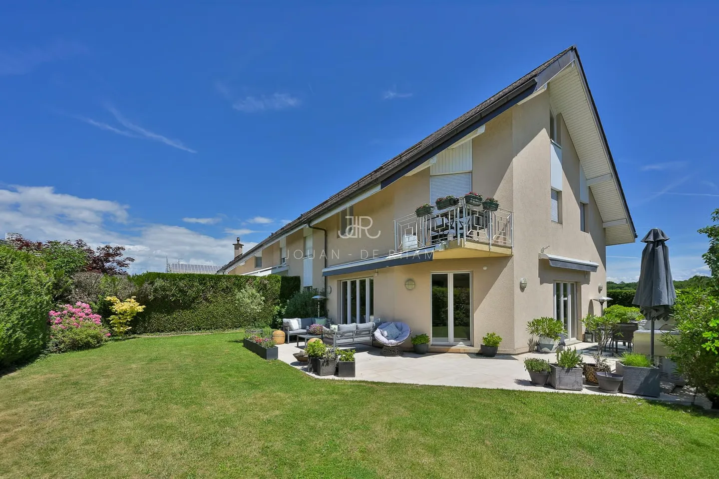 Bogis-Bossey | Twin villa in a quiet area in Terre Sainte - Photo 2 of 13