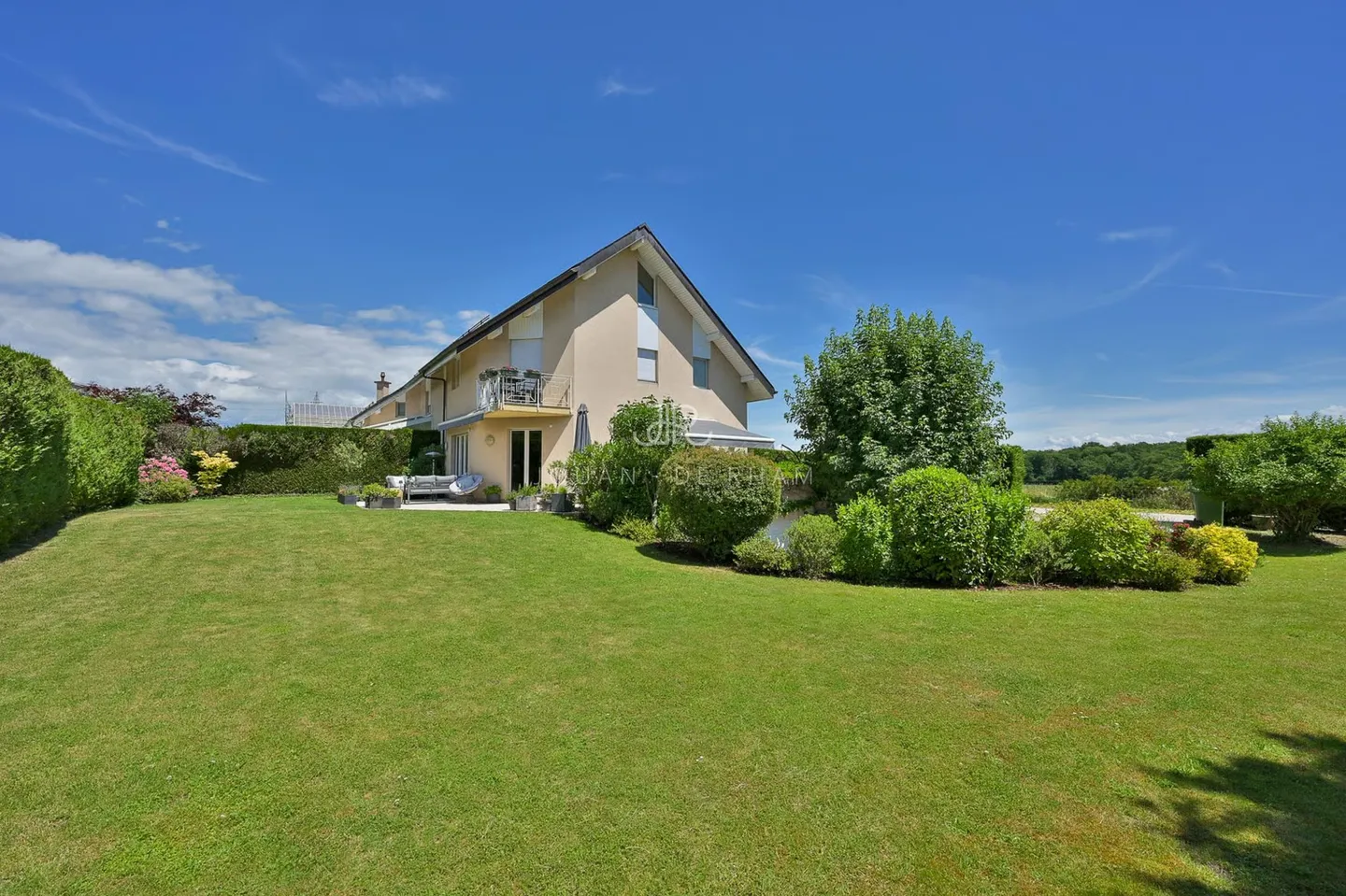 Bogis-Bossey | Twin villa in a quiet area in Terre Sainte - Photo 3 of 13