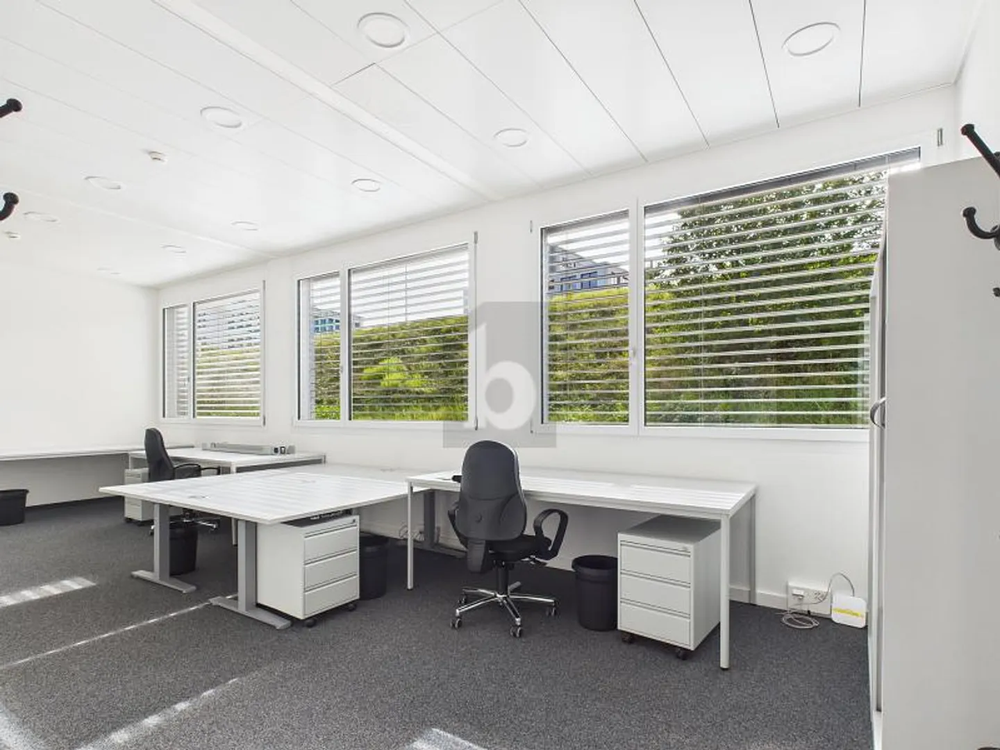 Office space for rent - Photo 2 of 6