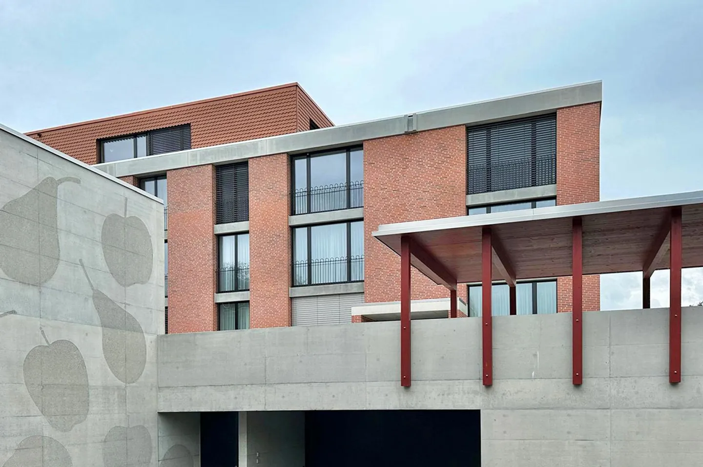 Appartement moderne de 4,5 pièces dans le «Obstgarten» - Photo 3 sur 4