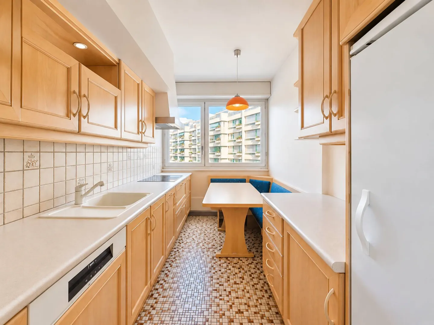 Spacious Apartment in Charmilles - Photo 3 of 6