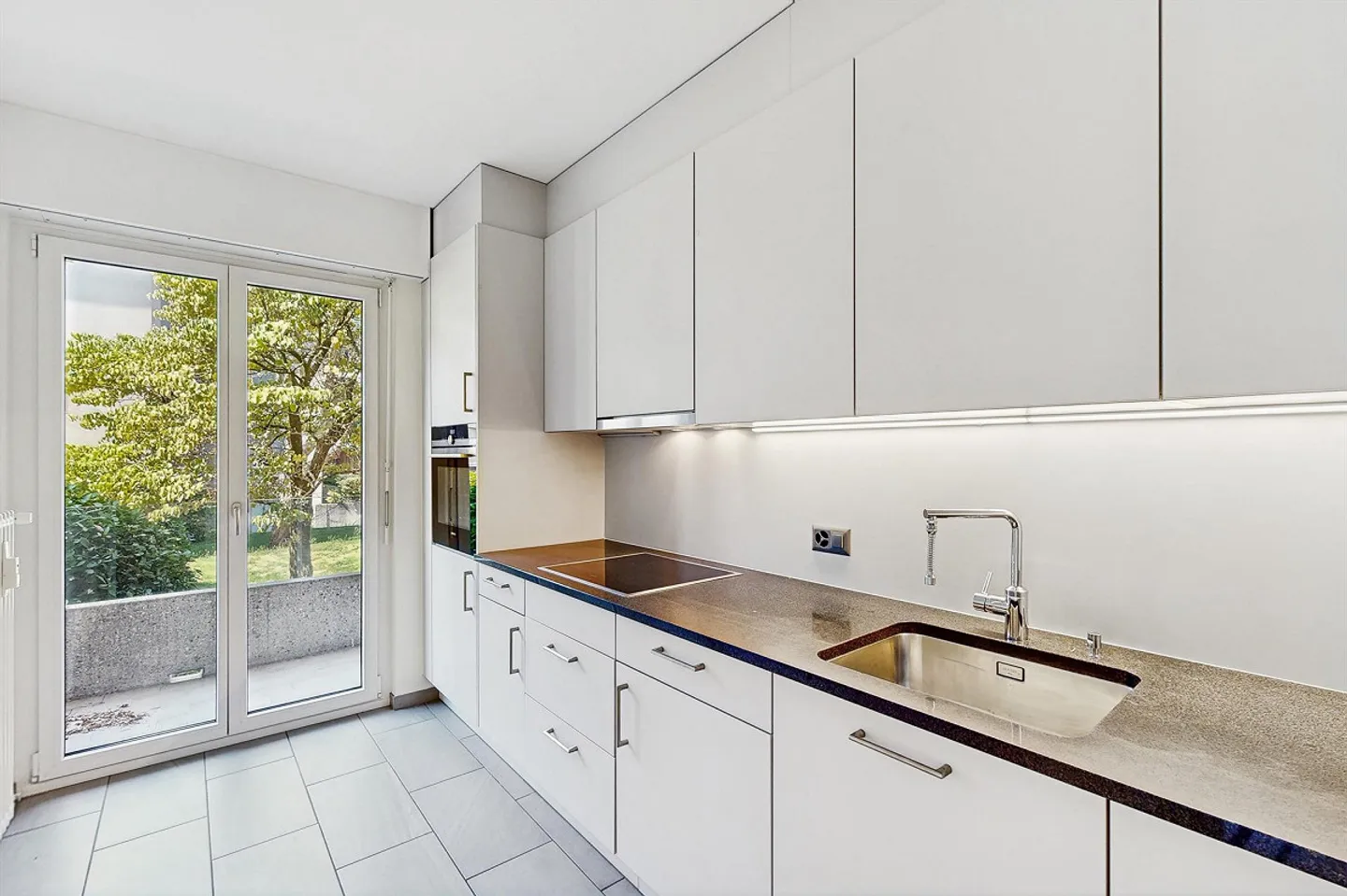 Nur einen Steinwurf von der Stadt entfernt, umgeben von Grün: Ihr neues Zuhause erwartet Sie - Foto 2 von 11