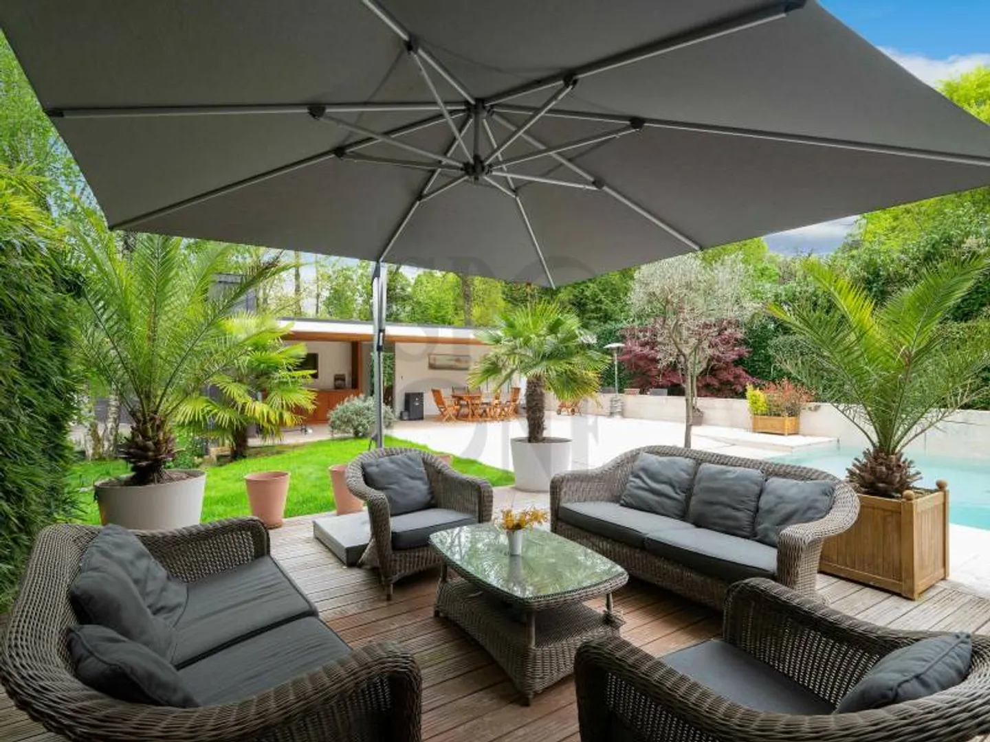 10-Room House - Photo 10 of 11