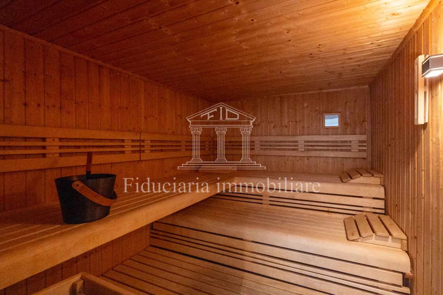 ORSELINA - Dreamlike 2.5-room penthouse with unobstructed lake view - Photo 10 of 10