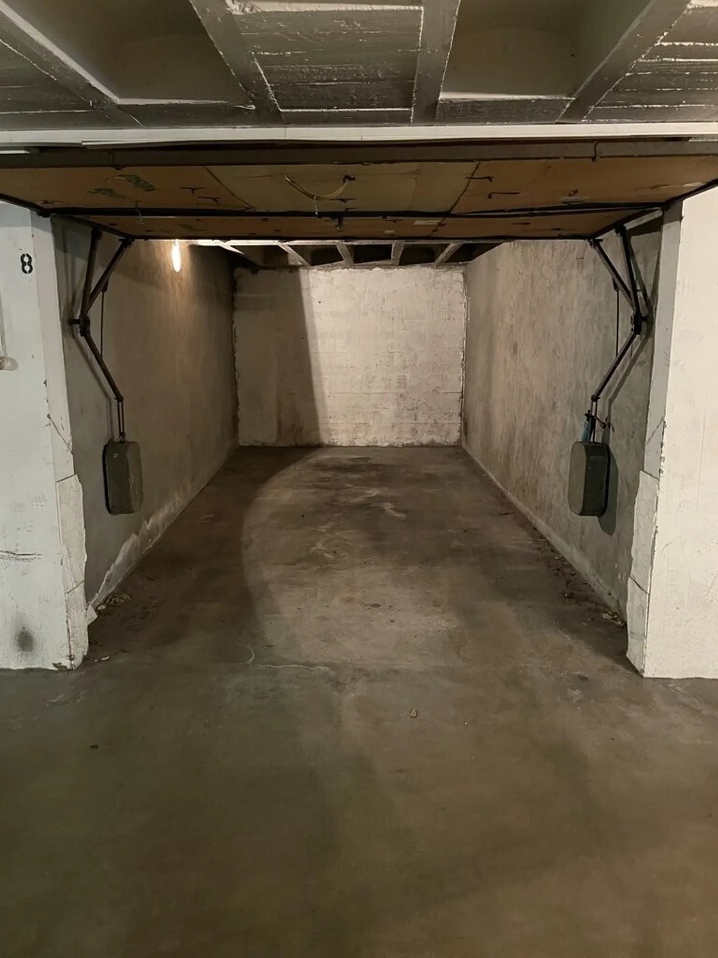Close to Charmilles / St Jean: individual garage - Photo 2 of 2