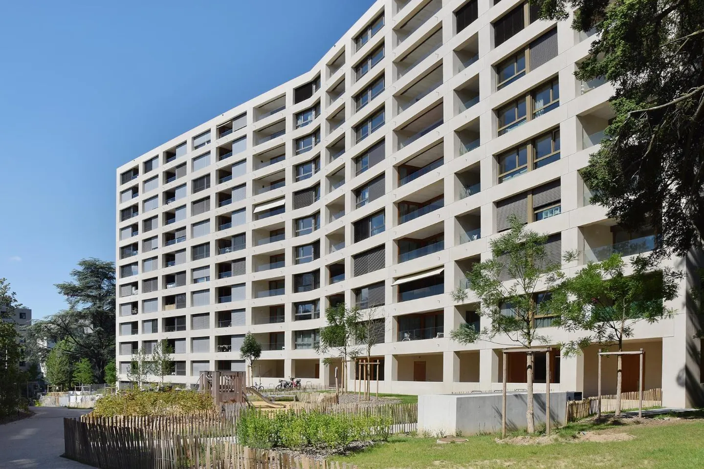 Dépôt aux Eaux-Vives - Photo 1 sur 4