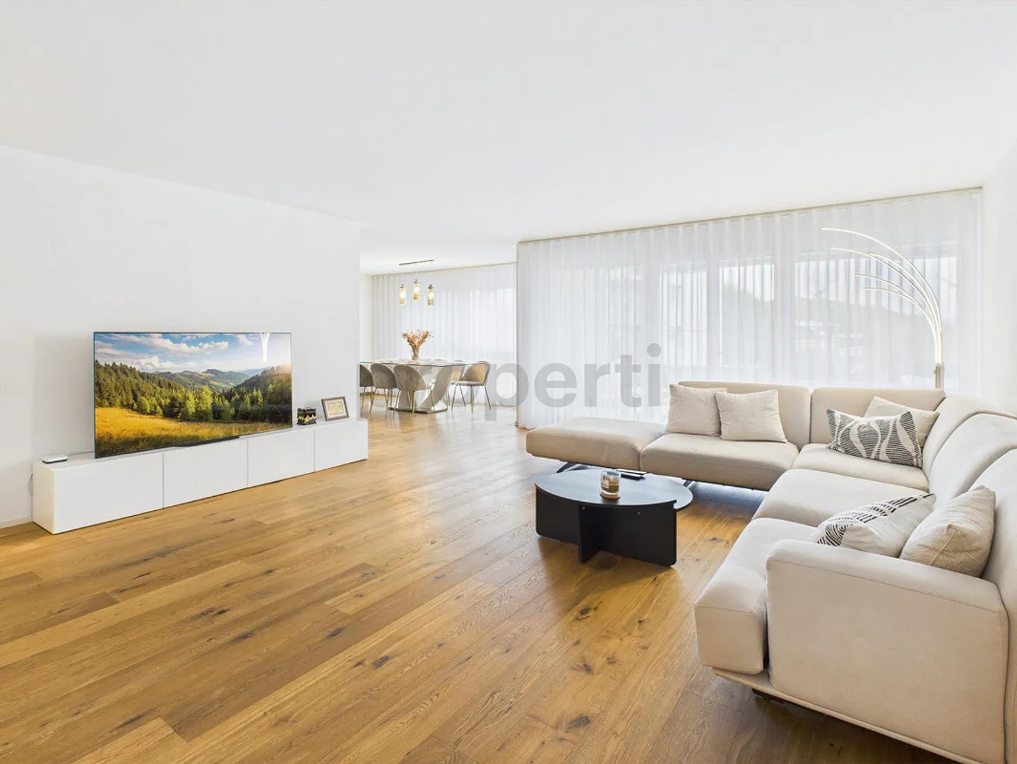 Spacious 5.5-room apartment in a quiet location in Grenchen - Photo 1 of 12