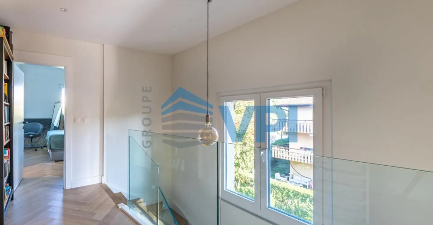 Duplex en Attique Rénové à Corsier - Photo 5 sur 12