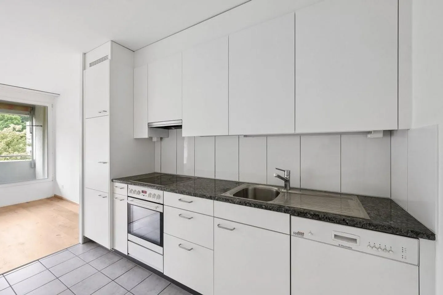 Your new family apartment in Gundeli - Photo 2 of 8