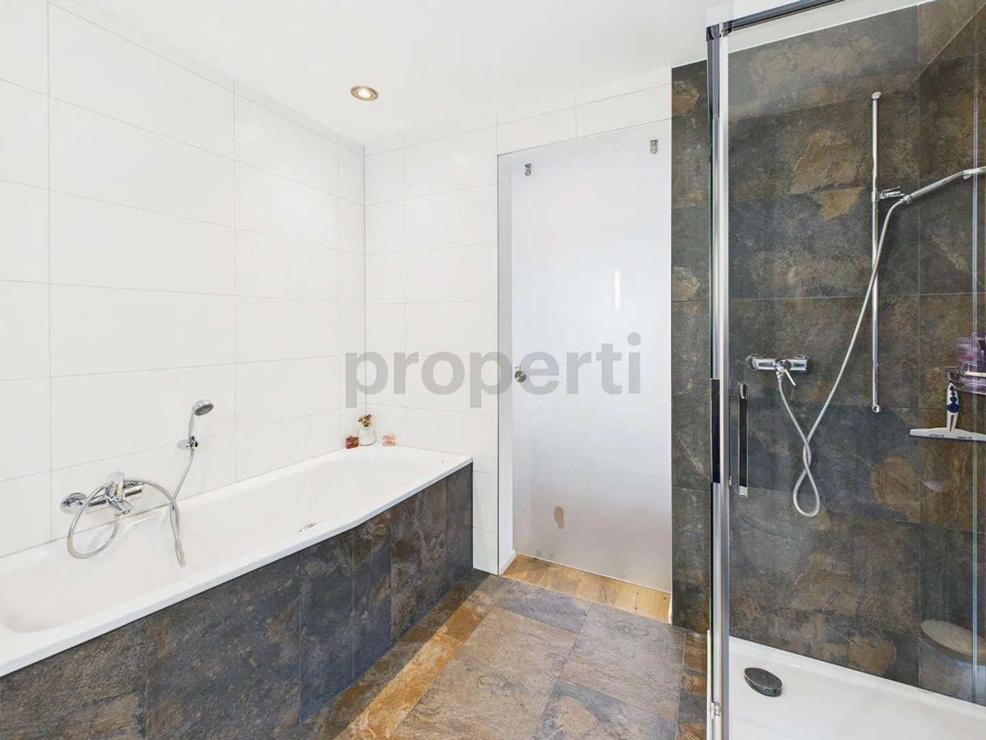 Spacious 5.5-room apartment in a quiet location in Grenchen - Photo 9 of 12