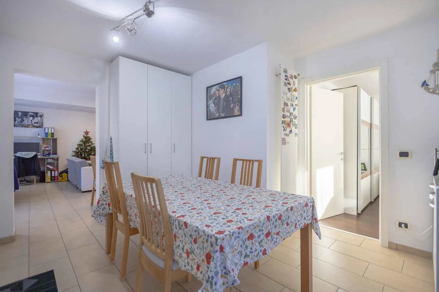 Beautiful 2.5-room apartment with garden and balcony in Davesco Soragno - Photo 3 of 10