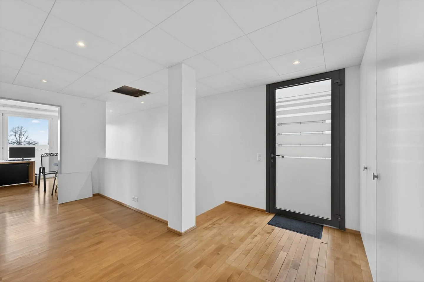 Bürohaus / Praxis / Atelier / Wohnhaus in Hergiswil - Foto 10 von 13