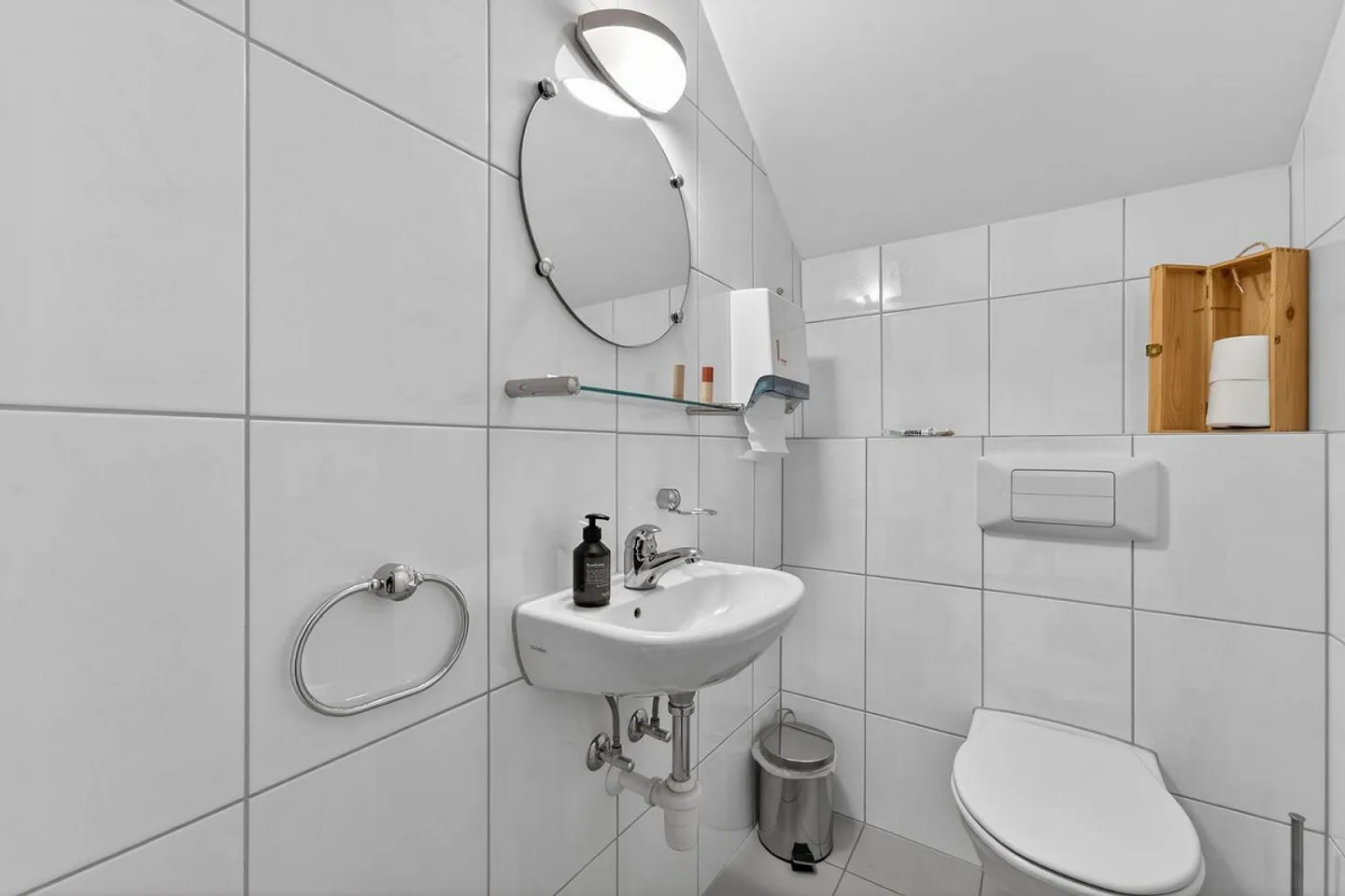 Bürohaus / Praxis / Atelier / Wohnhaus in Hergiswil - Foto 13 von 13