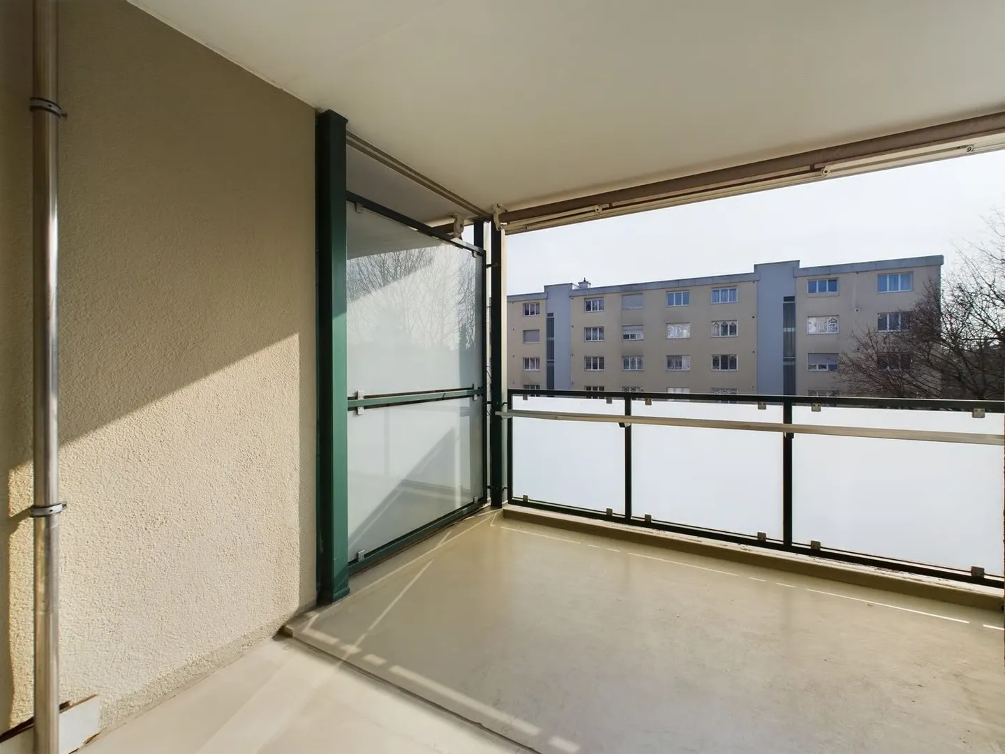 Appartement de 3 pièces dans un emplacement familial - Photo 1 sur 9