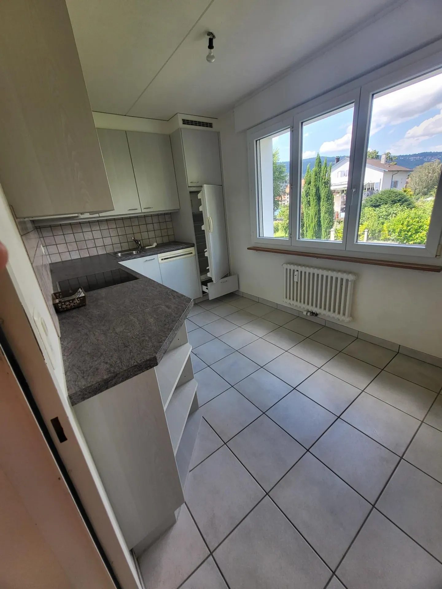 Appartement de 3 pièces dans un emplacement familial - Photo 3 sur 9