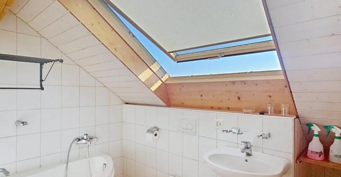 Superb duplex 3.5 rooms of 92 m² in the heart of Suchy - Photo 5 of 7