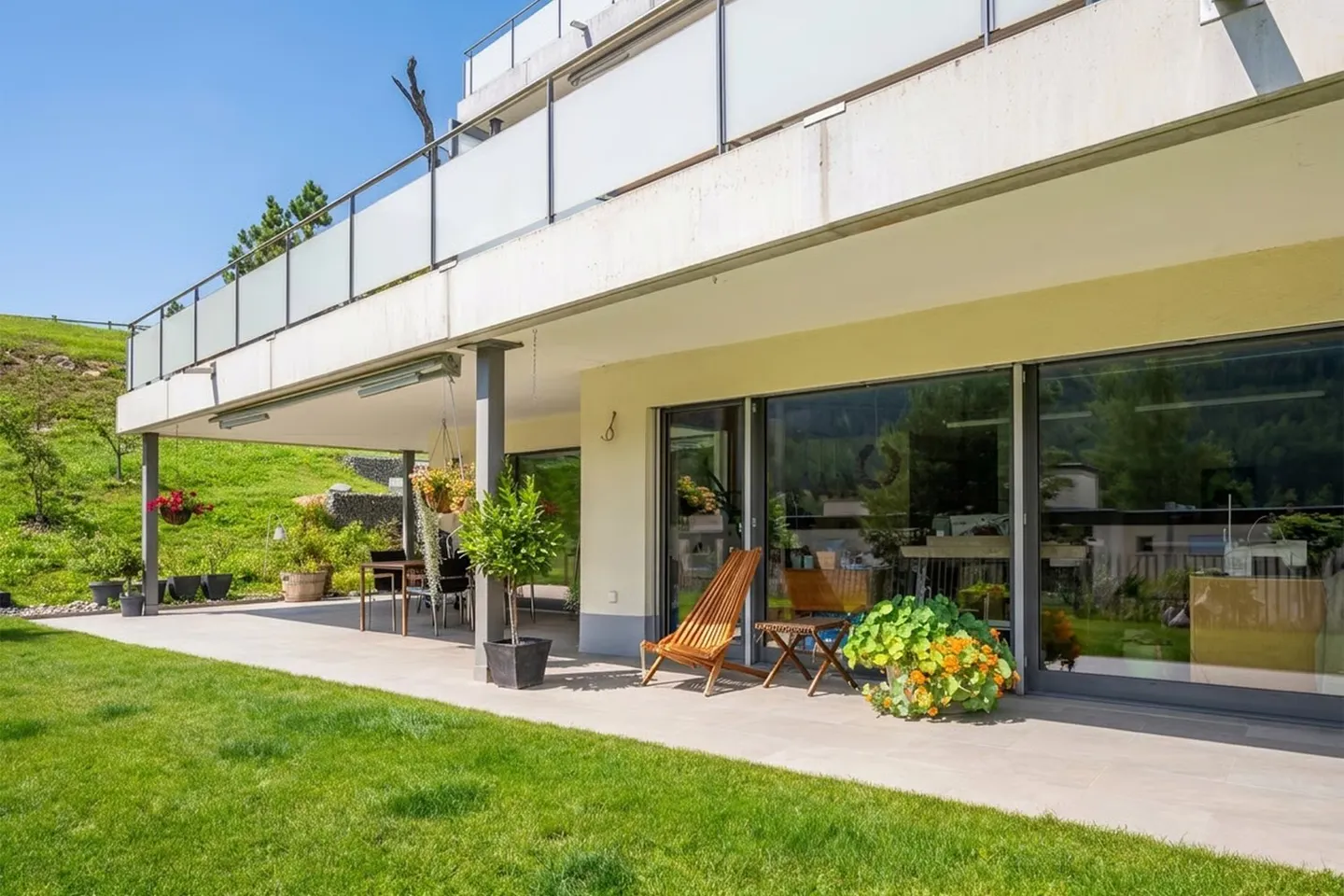 Gartenwohnung mit Bergblick - Foto 1 von 17
