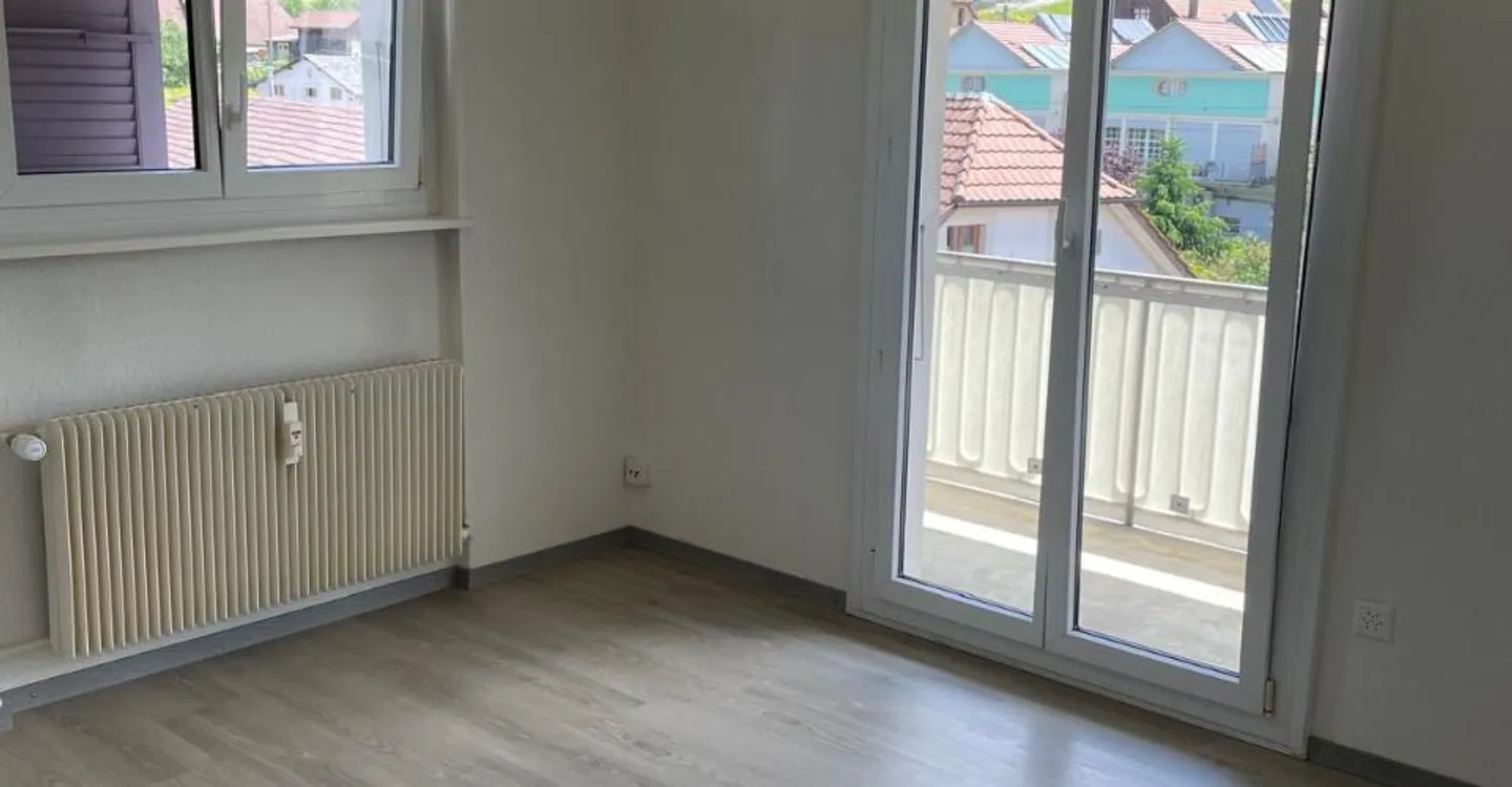 Zu vermieten: 4-Zimmer-Wohnung mit Balkon - Pont 10, Tramelan - Foto 2 von 6