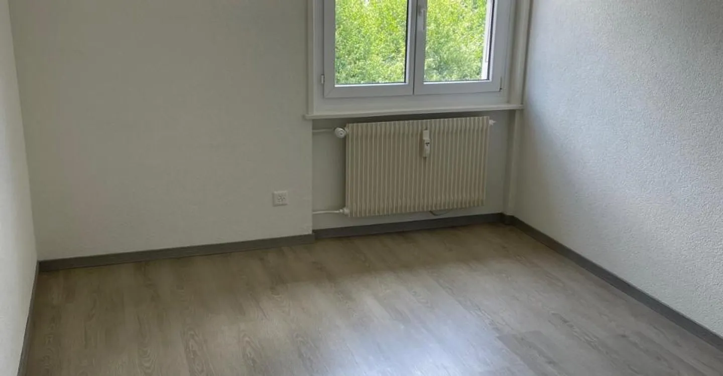 Zu vermieten: 4-Zimmer-Wohnung mit Balkon - Pont 10, Tramelan - Foto 3 von 6