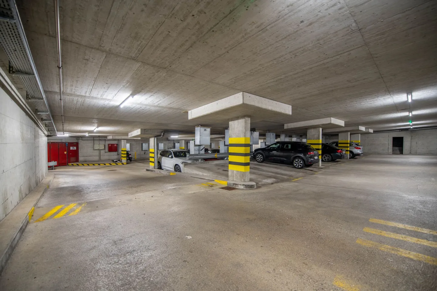 Ampio appartamento di 4,5 stanze con veranda accogliente - Foto 11 di 15