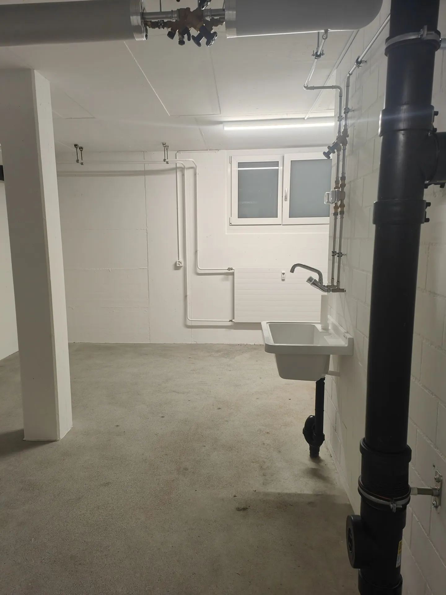 23.7m2 Salle de stockage Suhr - Gönhardweg 11A (DISPONIBLE À PARTIR DU 10.1.26) - Photo 11 sur 13