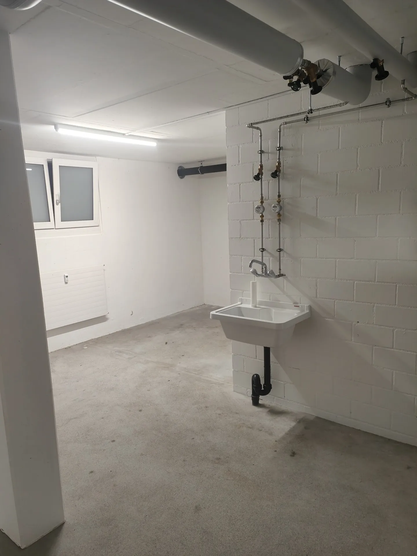 23.7m2 Salle de stockage Suhr - Gönhardweg 11A (DISPONIBLE À PARTIR DU 10.1.26) - Photo 9 sur 13