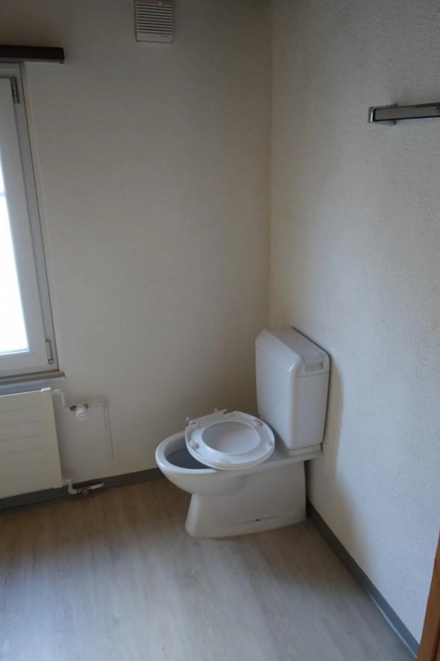 Subaffittuario per appartamento di 3 stanze 1'090.-Fr. - Foto 2 di 8