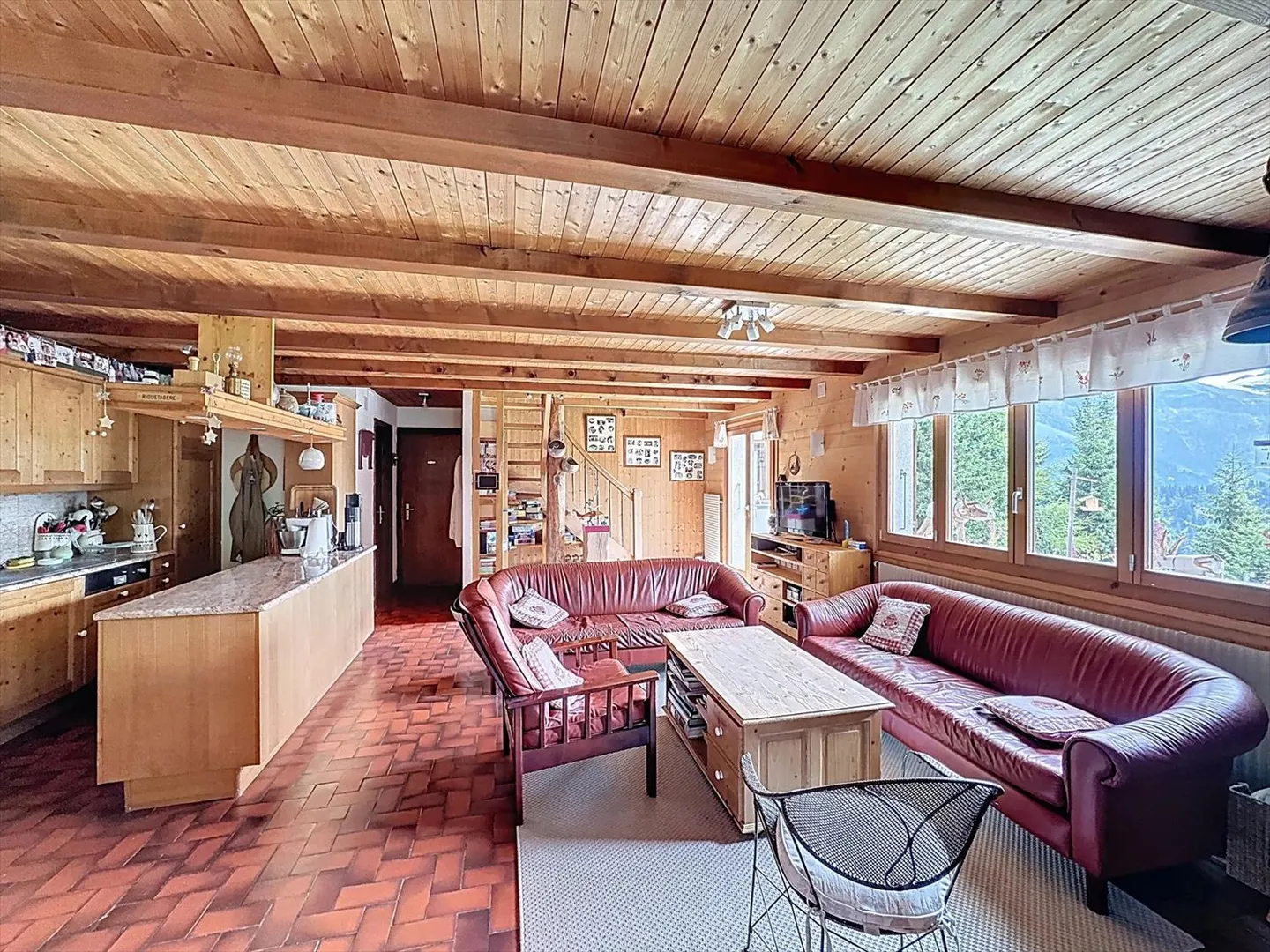 Chalet for sale - Photo 5 of 12