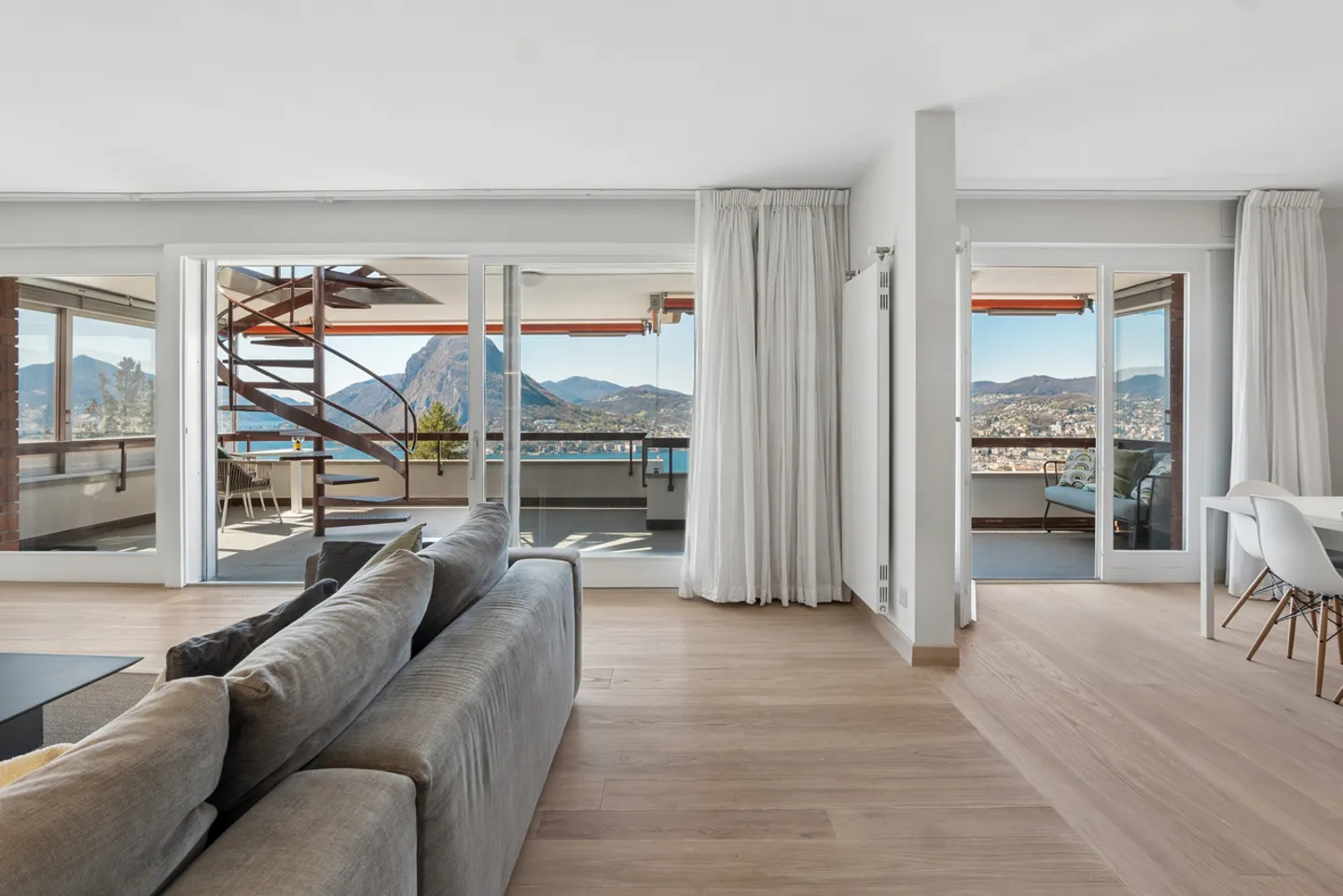 Attique duplex avec vue dominante sur le lac de Lugano - Photo 5 sur 14