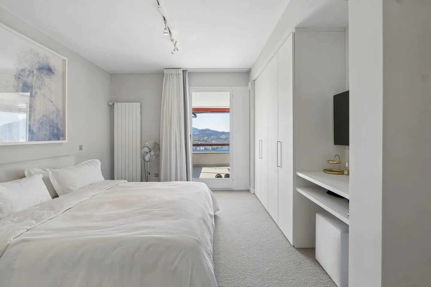 Attique duplex avec vue dominante sur le lac de Lugano - Photo 12 sur 14