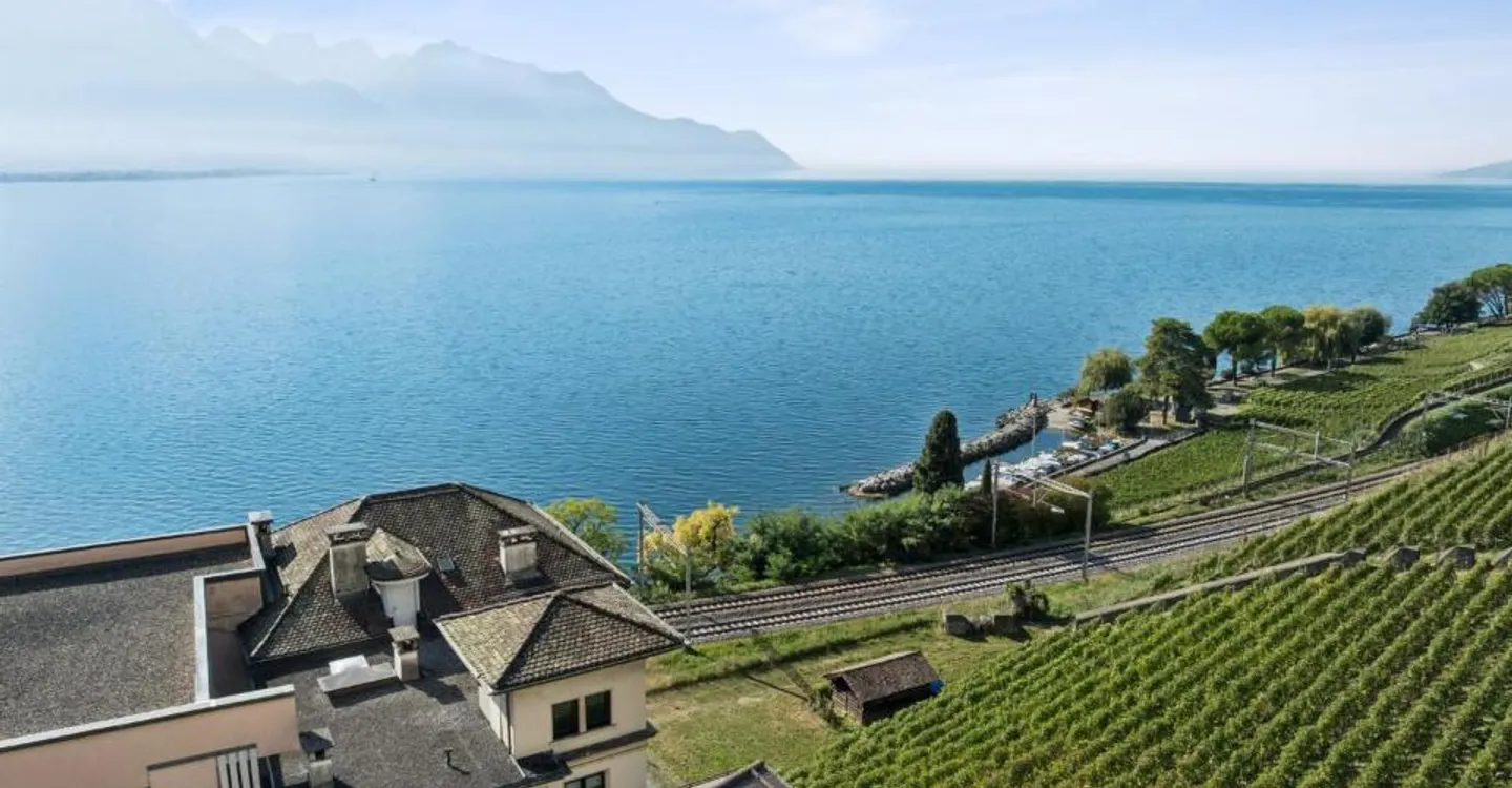 Appartement de charme au lac - Photo 3 sur 12
