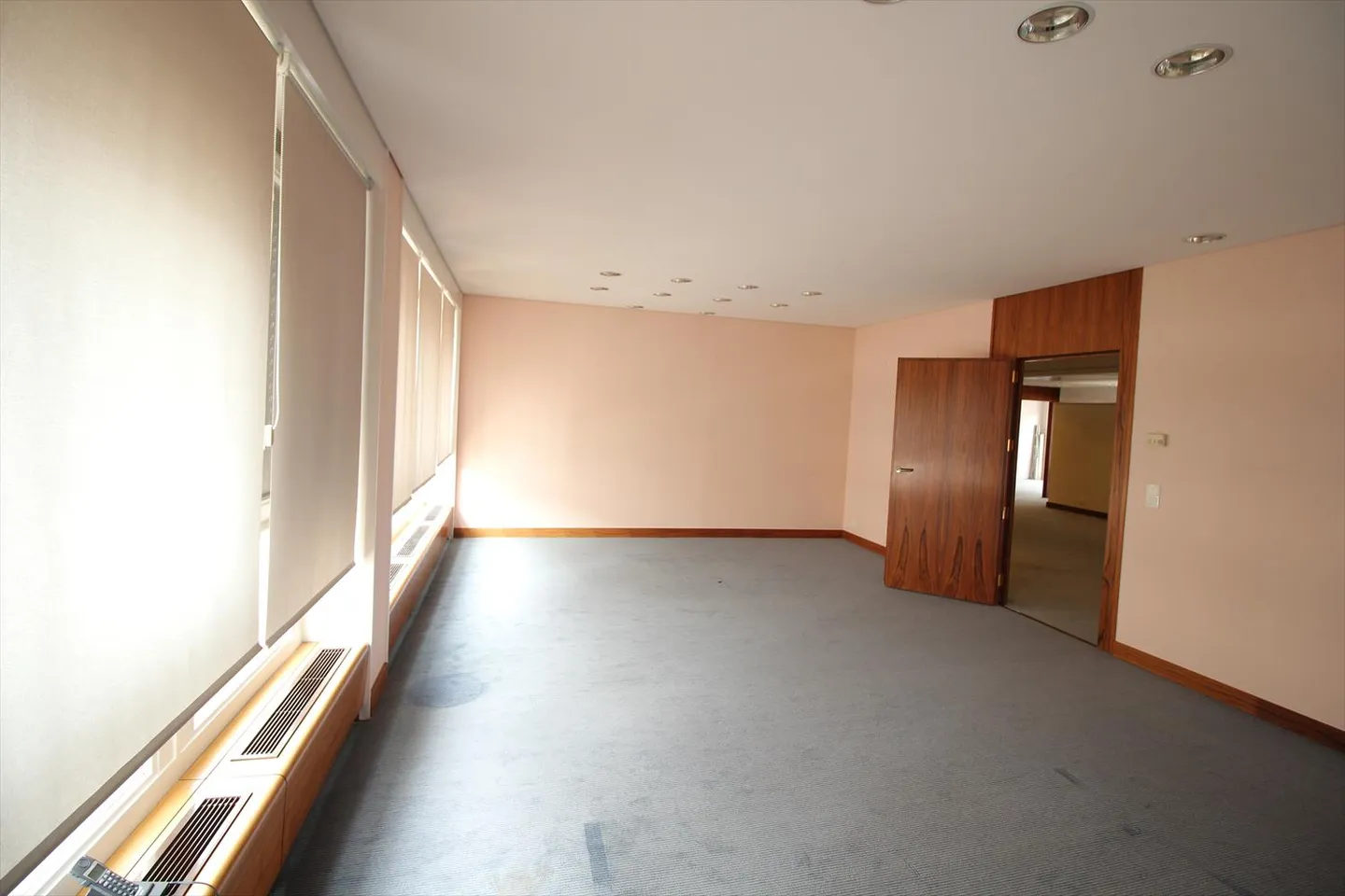 Ufficio 7,5 stanze - Foto 1 di 6