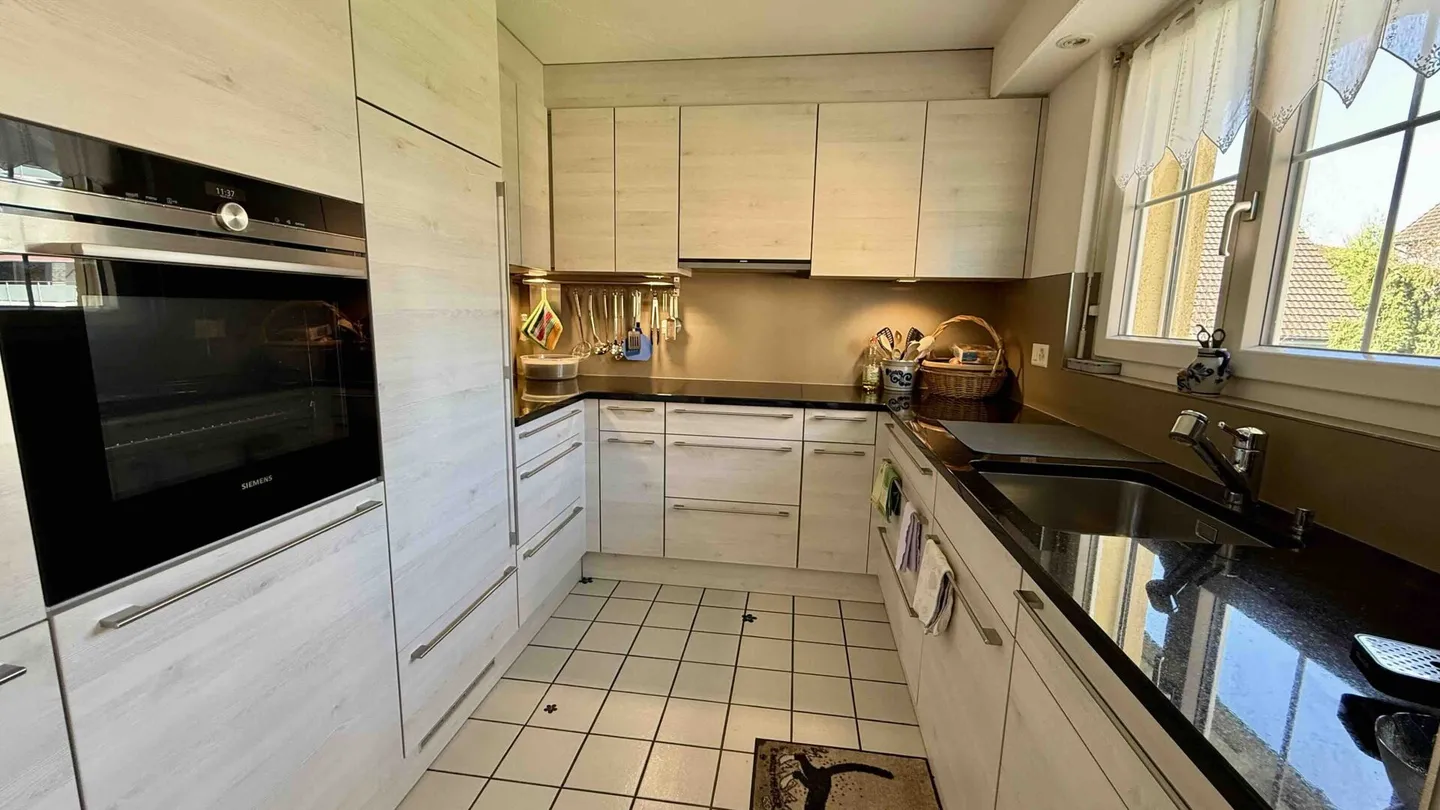 Vivre dans le vert : Appartement spacieux de 5,5 pièces à Erlen - Photo 10 sur 27