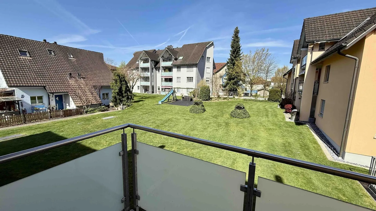 Vivre dans le vert : Appartement spacieux de 5,5 pièces à Erlen - Photo 12 sur 27