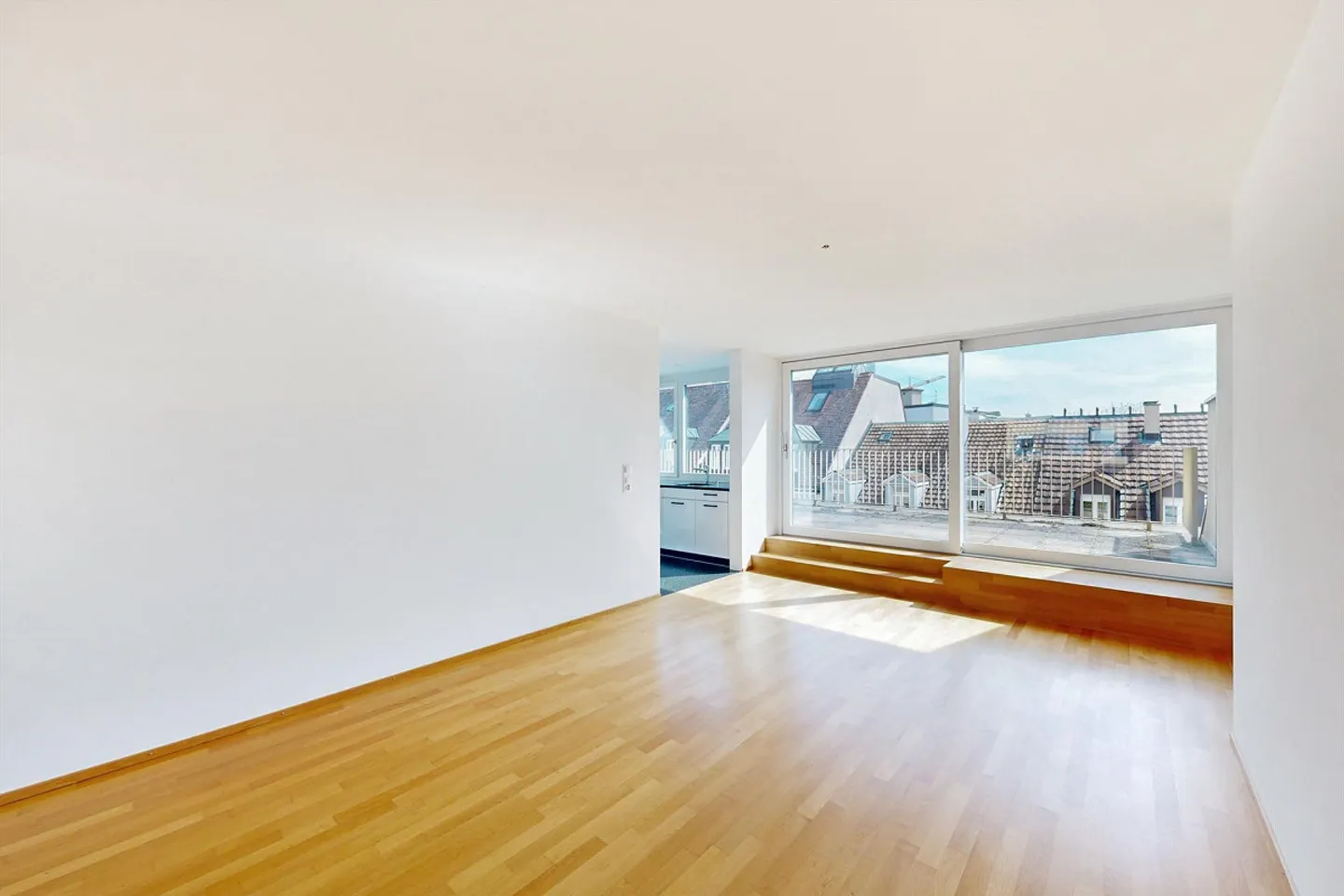 Stylische Attikawohnung mit Terrasse - Foto 3 von 10