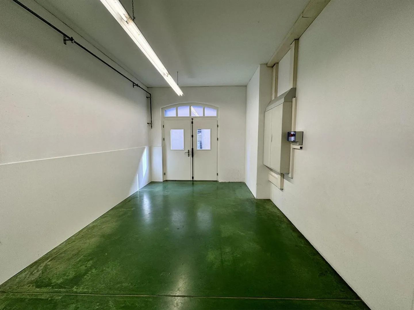 Commercial space with separate rooms and private seating area - Photo 4 of 13