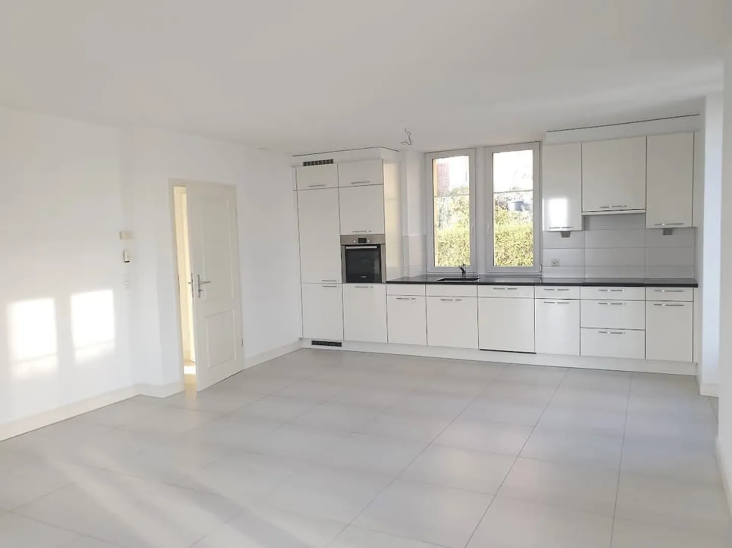 Magnificent 4.5-room apartment with large balcony - Photo 1 of 10