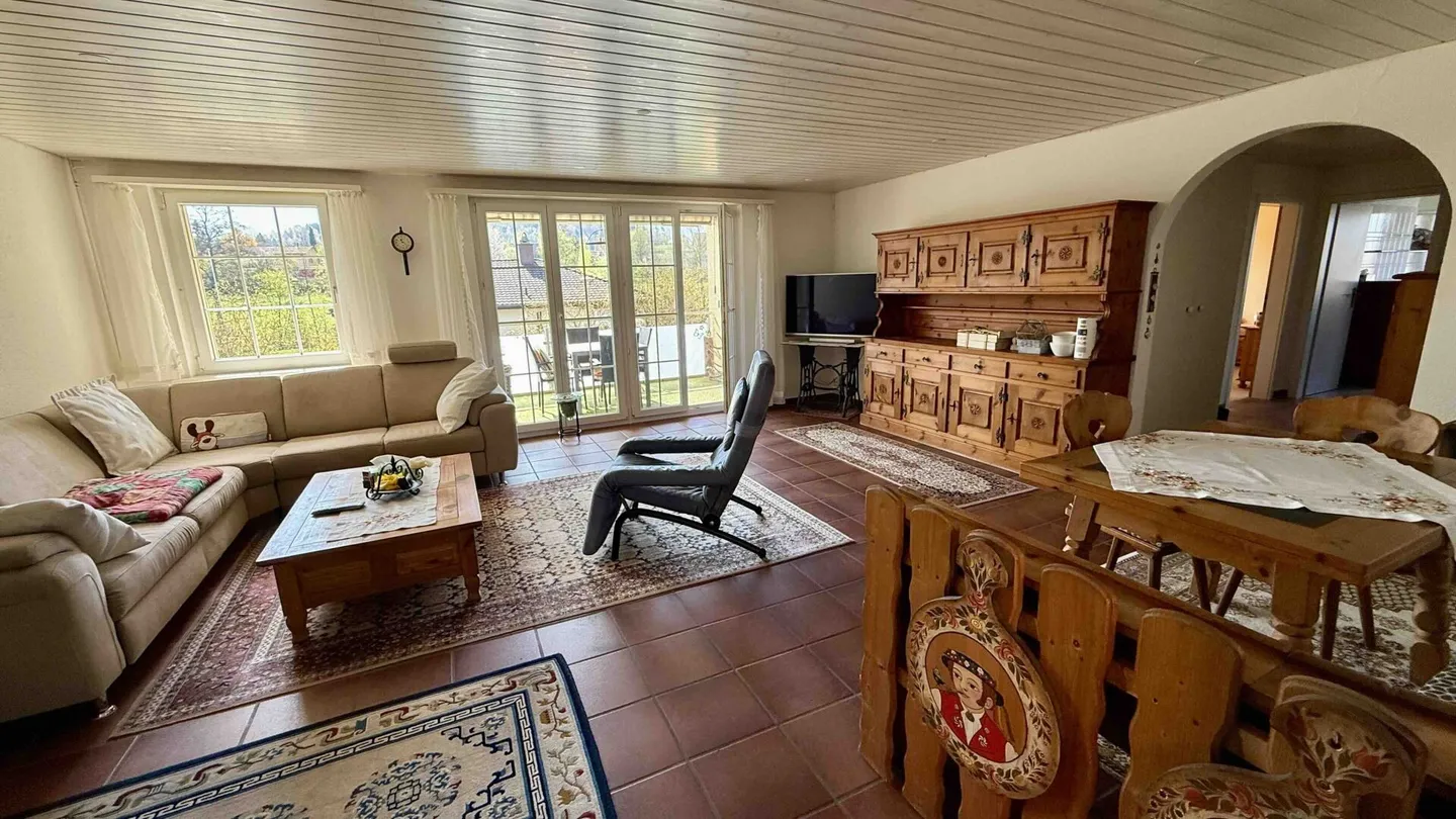 Vivre dans le vert : Appartement spacieux de 5,5 pièces à Erlen - Photo 7 sur 27