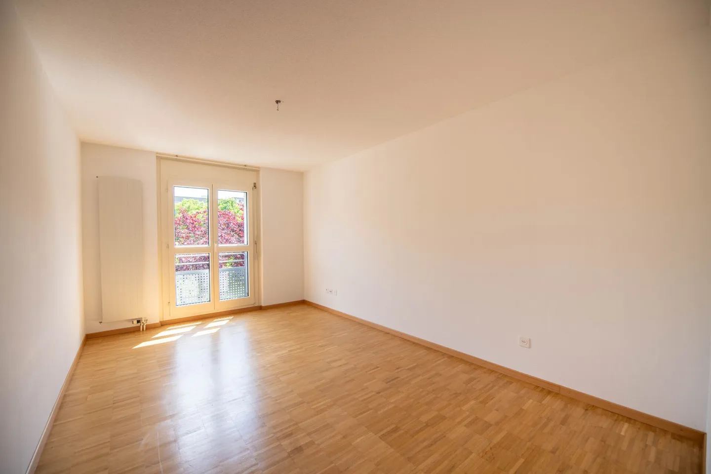 Ampio appartamento di 4,5 stanze con veranda accogliente - Foto 7 di 15