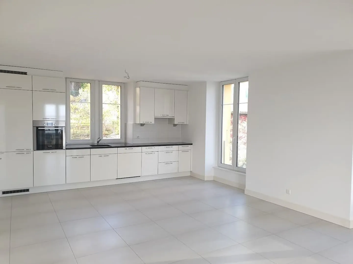 Magnificent 4.5-room apartment with large balcony - Photo 2 of 10