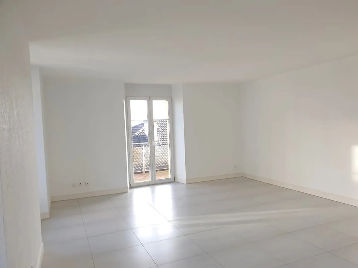 Magnificent 4.5-room apartment with large balcony - Photo 3 of 10