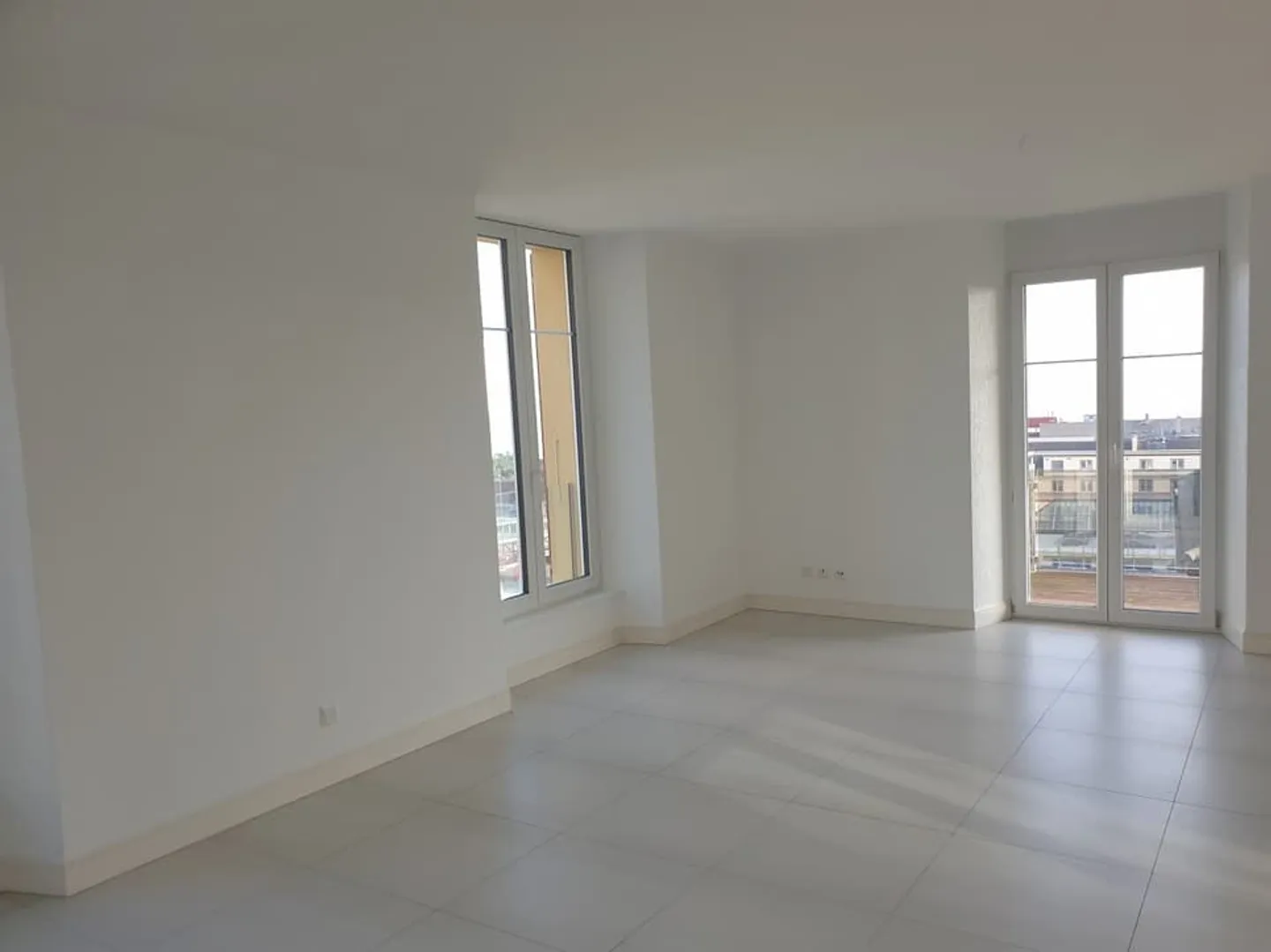 Magnificent 4.5-room apartment with large balcony - Photo 4 of 10