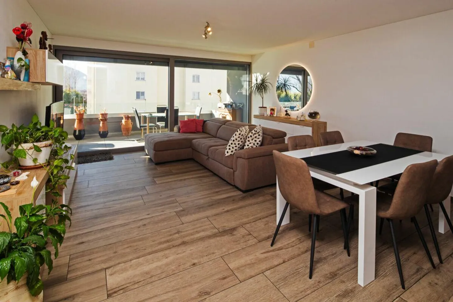 Appartamento esclusivo di 3,5 stanze con grande terrazza a Locarno - Foto 1 di 10