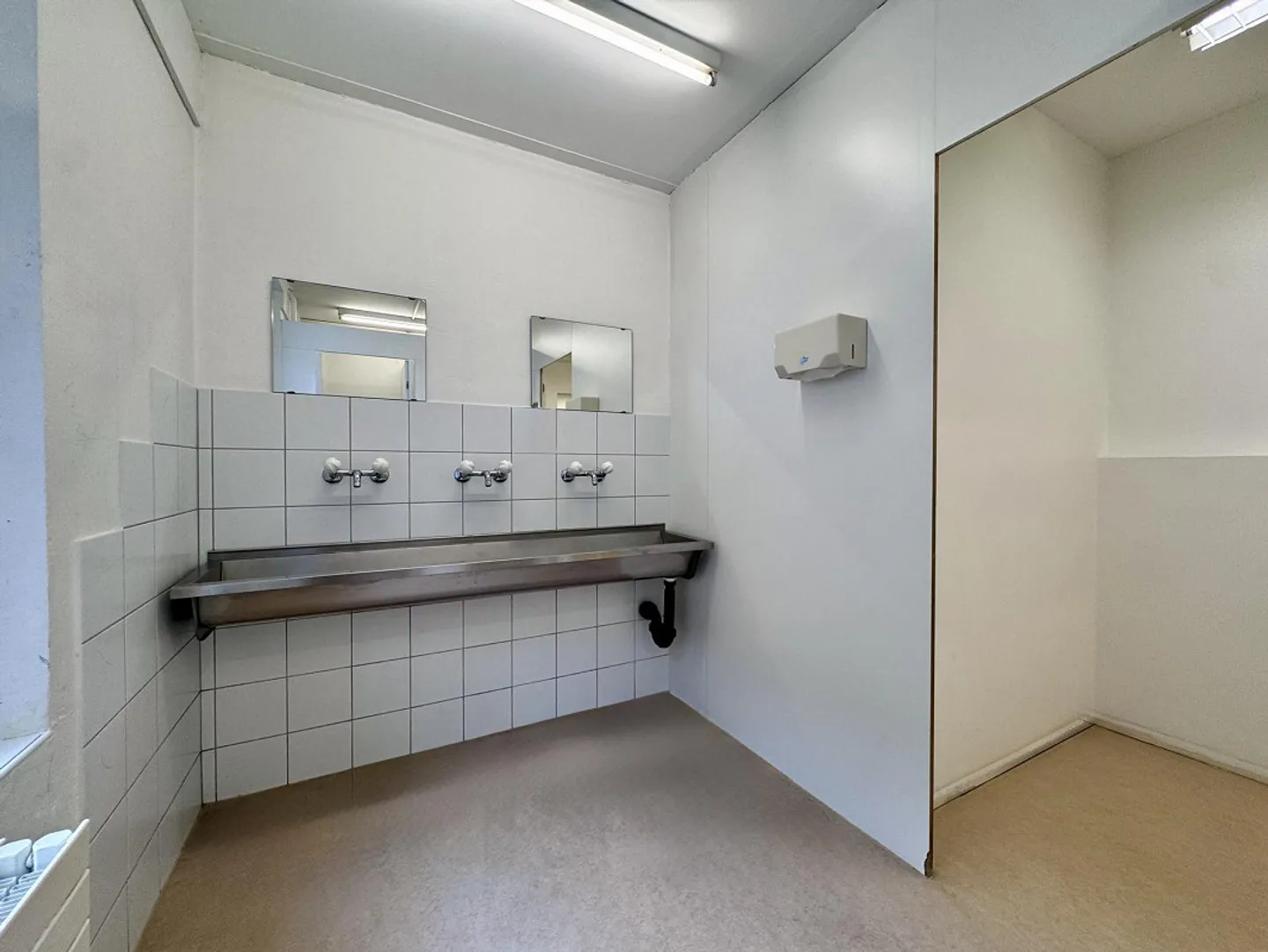 Commercial space with separate rooms and private seating area - Photo 12 of 13