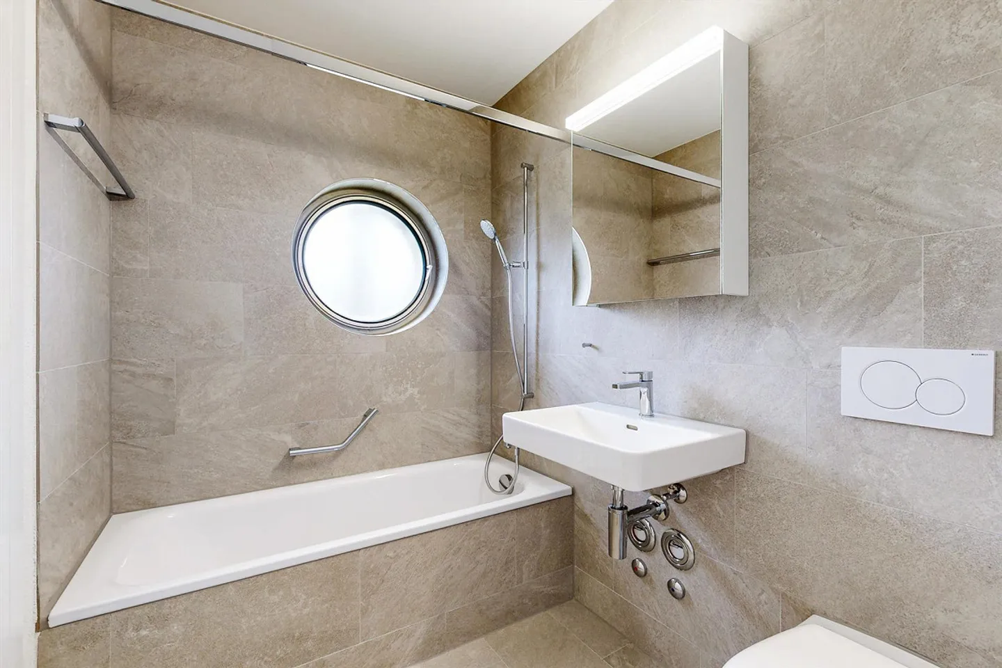 Appartement en duplex attrayant - Photo 10 sur 12