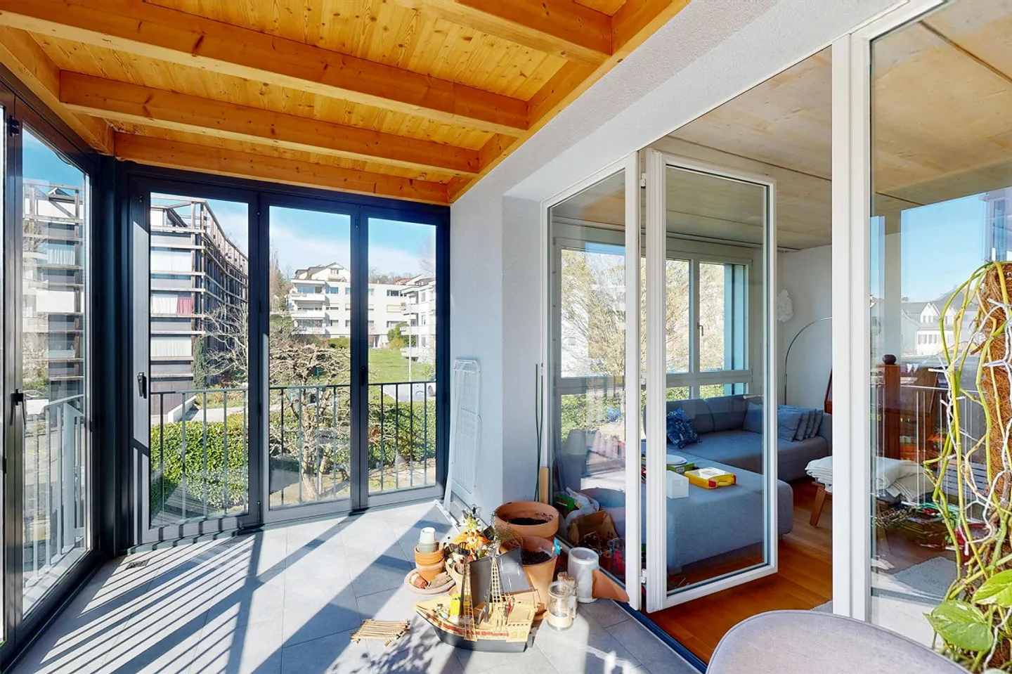 Appartamento di 4,5 stanze con giardino d'inverno e stanza hobby - Foto 10 di 16