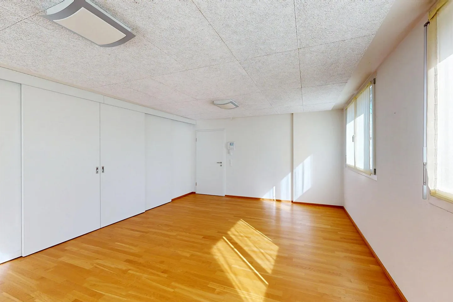 Appartamento di 4,5 stanze con giardino d'inverno e stanza hobby - Foto 14 di 16