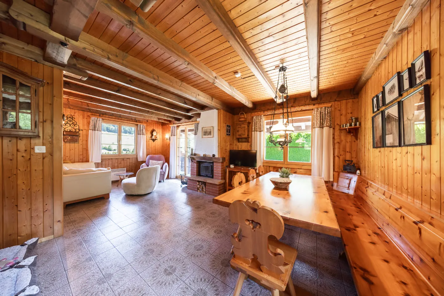 Living in Harmony with Nature: 4½-Room Chalet in a Quiet Location - Photo 8 of 13