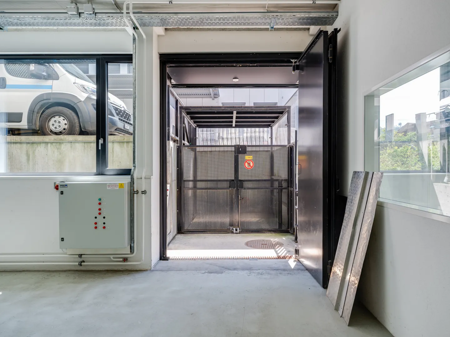 Cogli la tua occasione: spazio commerciale, ufficio o magazzino flessibile - Foto 3 di 7